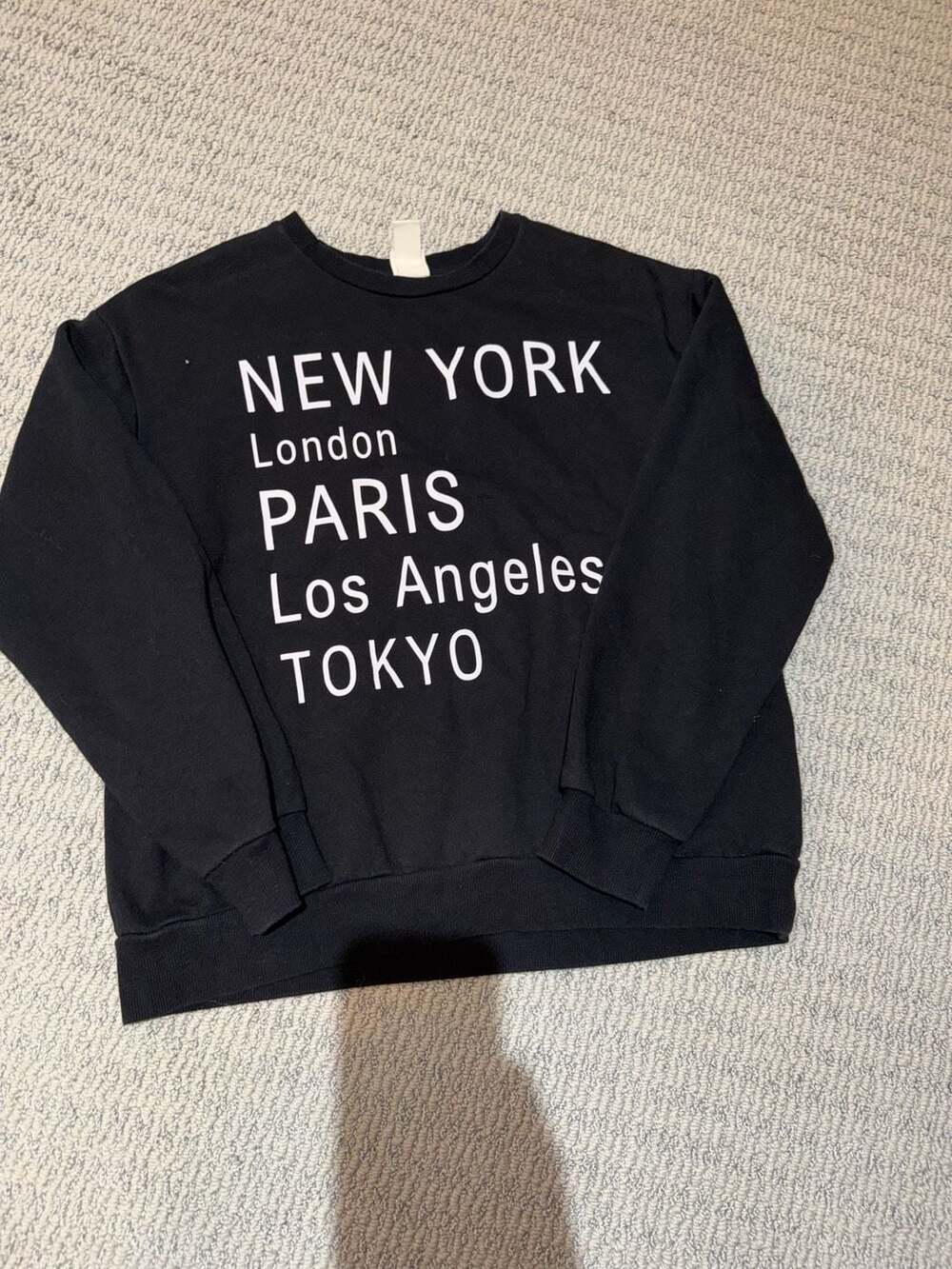 H&M Cities Sweatshirt Size M Black New York Paris